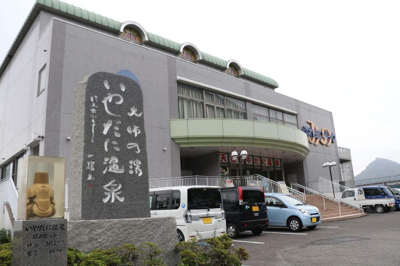 Michi No Eki Fureai Park Mino Hotel Mitoyo Esterno foto